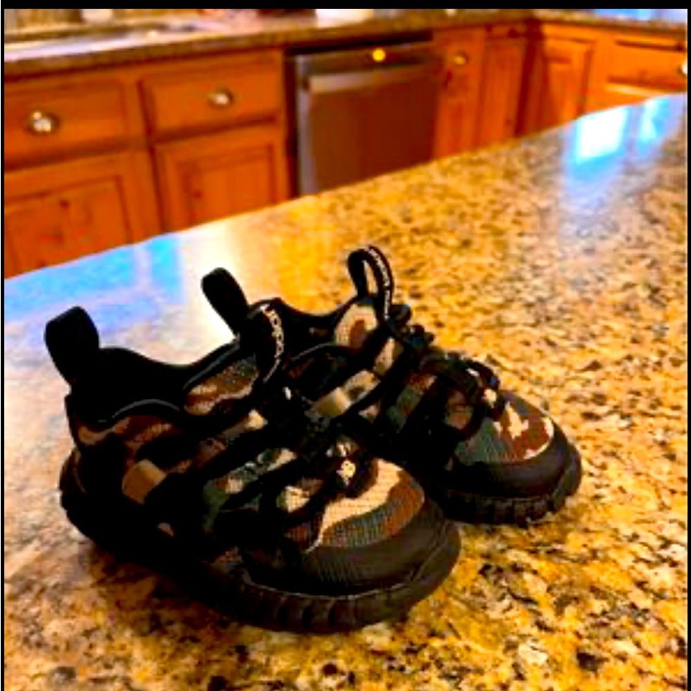 New Balance Toddler shoes size 4